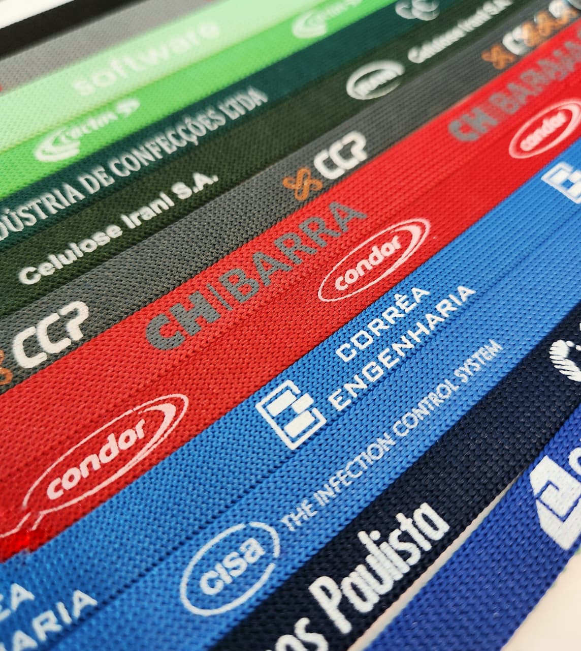 Cordão silk para crachá